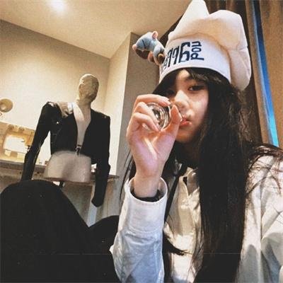 资助的贫困生把我别墅卖了